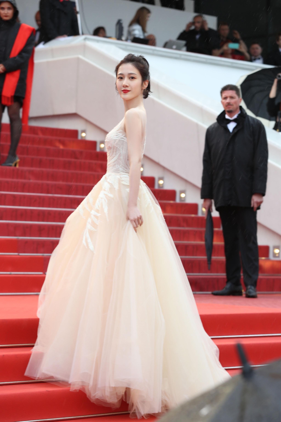 高清女星国民人气小花杨欣颖戛纳红毯照图片图片