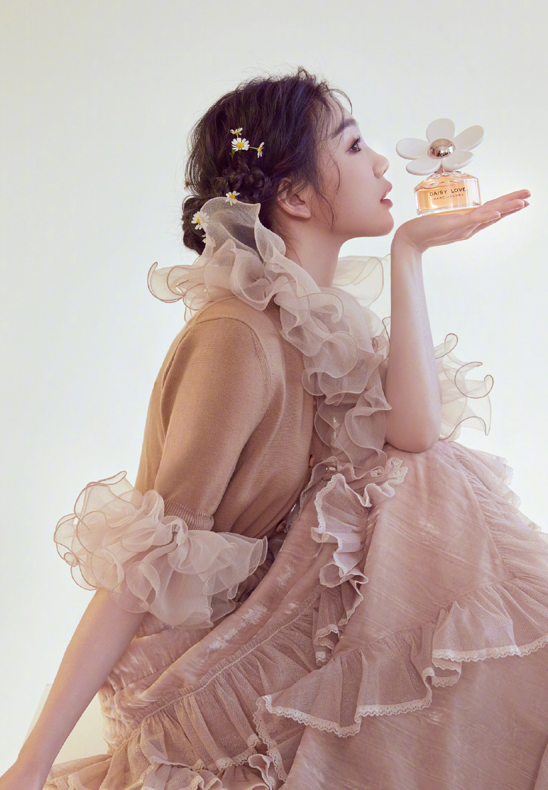 高清浙江美女女星火箭少女101徐梦洁写真花絮图片图片