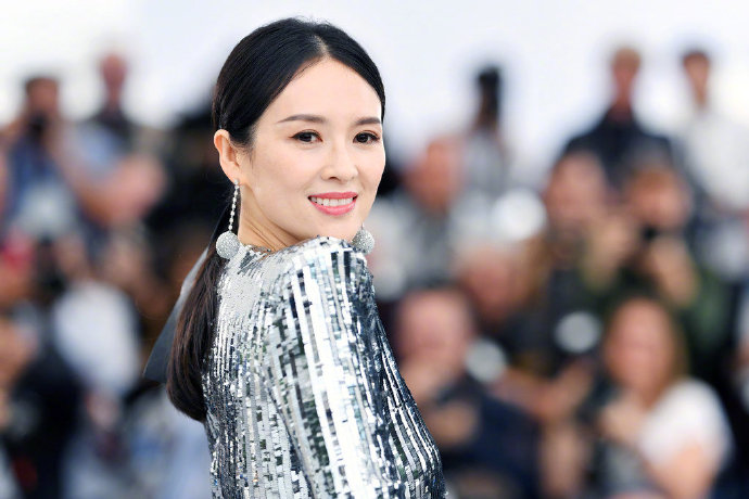 章子怡图片章子怡最新时尚封面图片 恋情甜美人比花娇图片