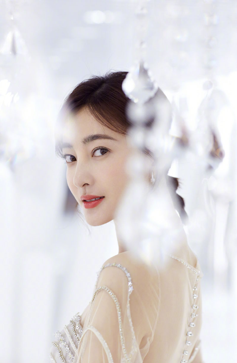 王丽坤性感干练活动写真图片图片