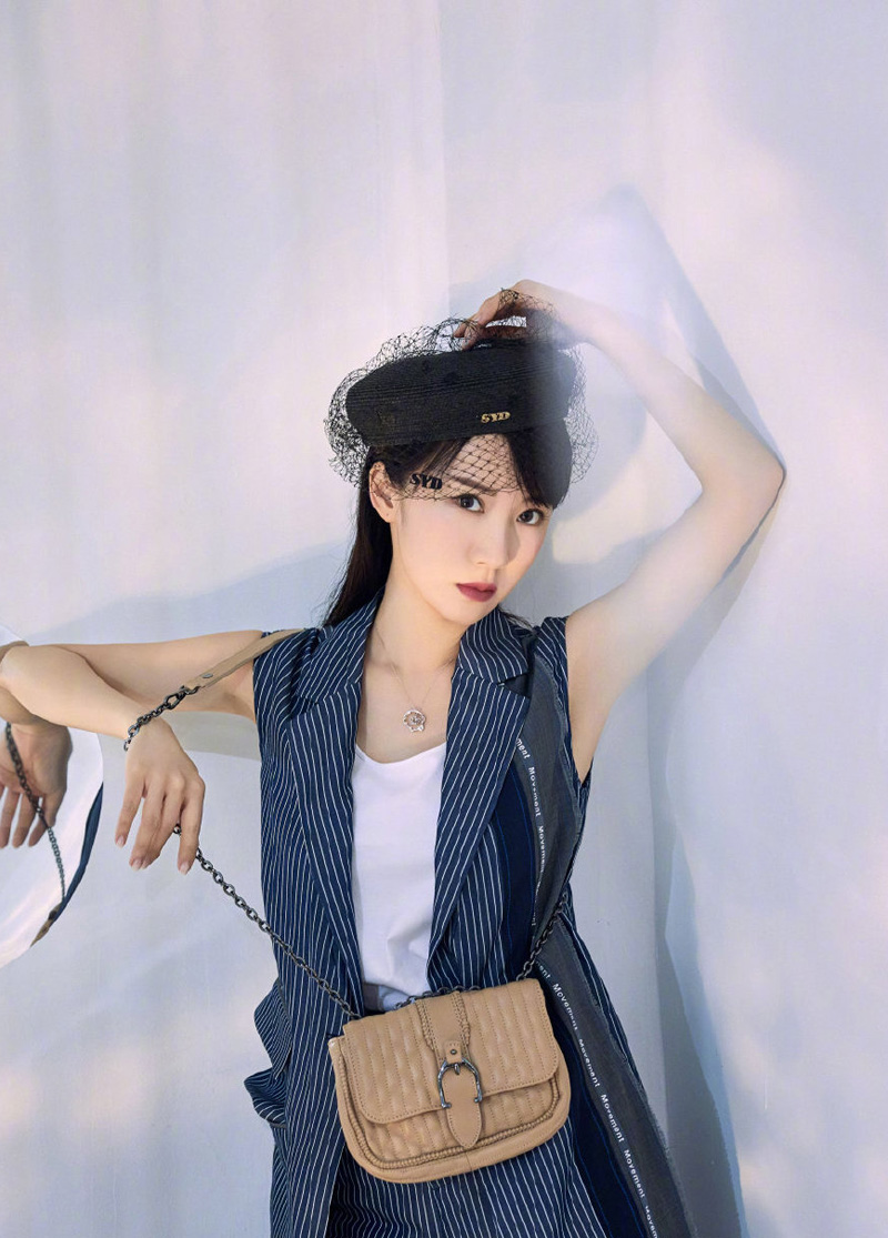 李念图片 李念夏日清新时尚写真图片