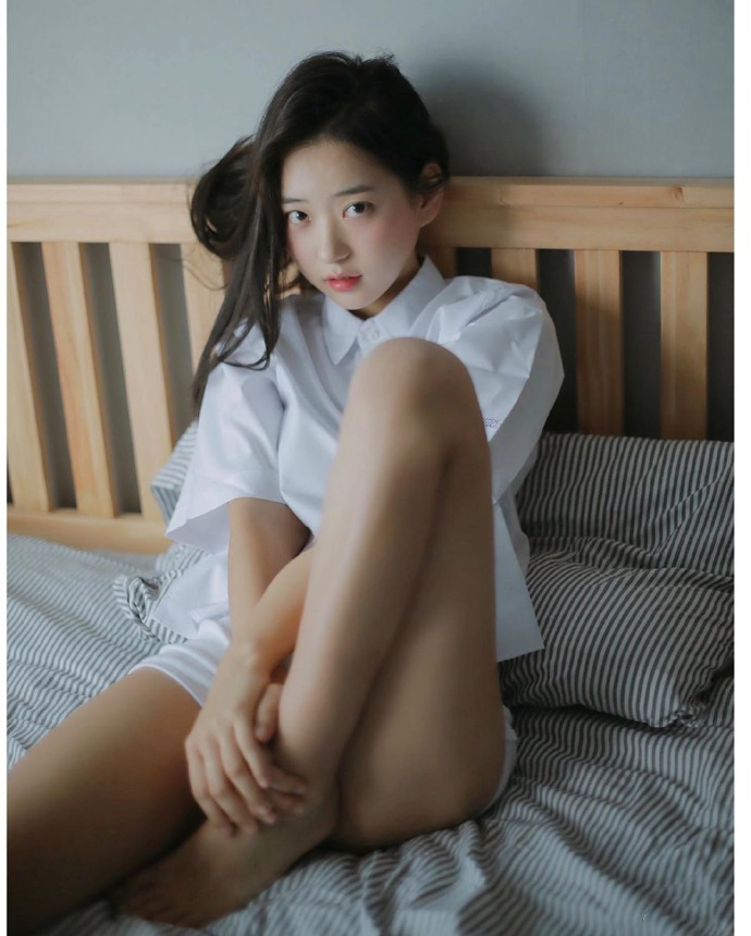 林允性感露脐装清爽写真图片图片
