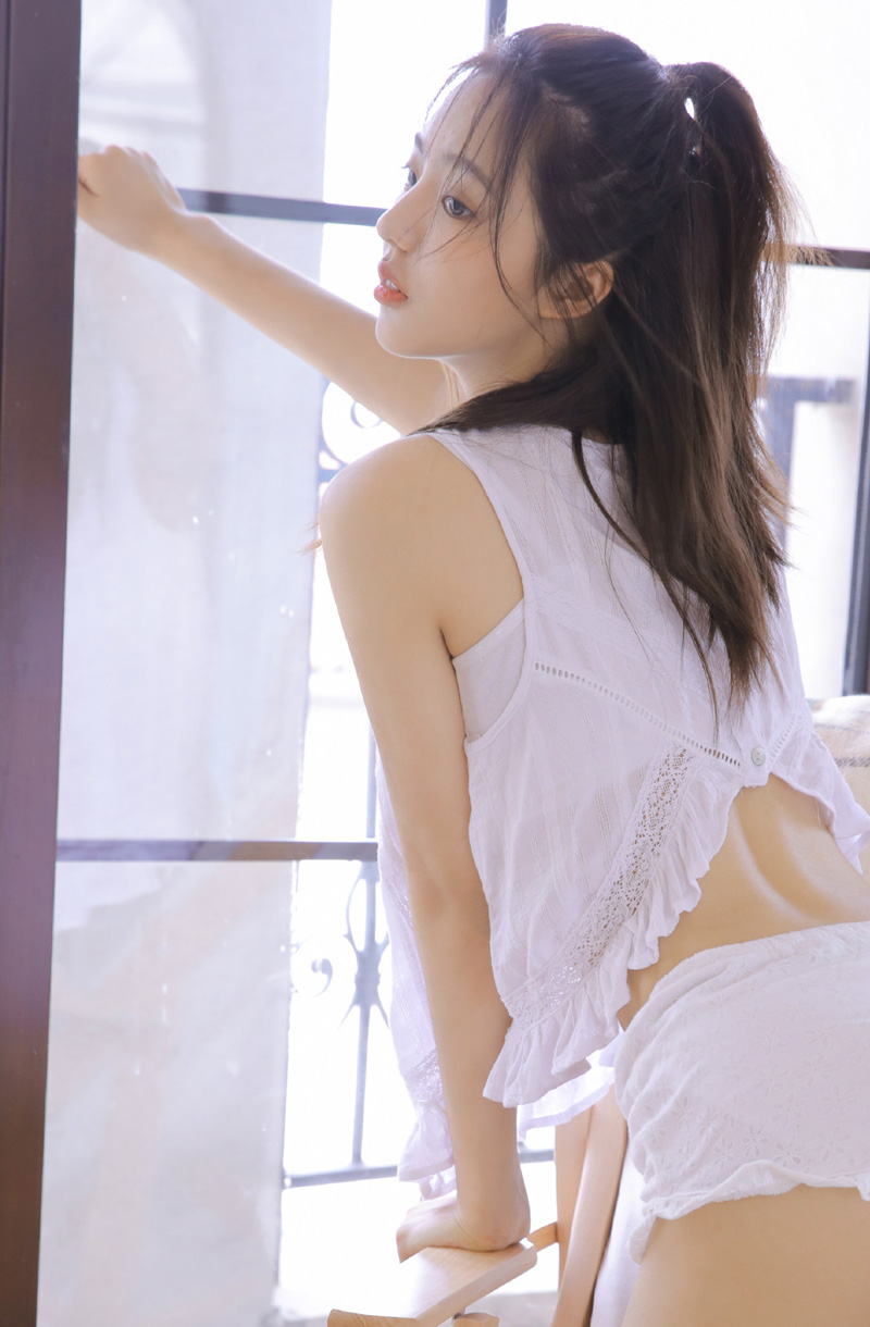 中国北京当代95后女演员宋祖儿性感时尚高清桌面壁纸图片