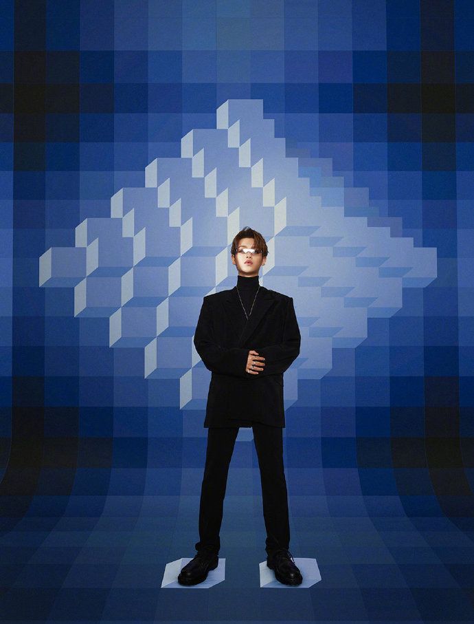 高清内地男星黄明昊《勇敢的世界》帅气图片图片