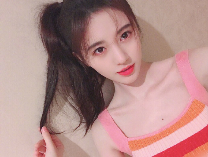 高清四川省遂宁美女鞠婧祎甜美自拍照图片图片