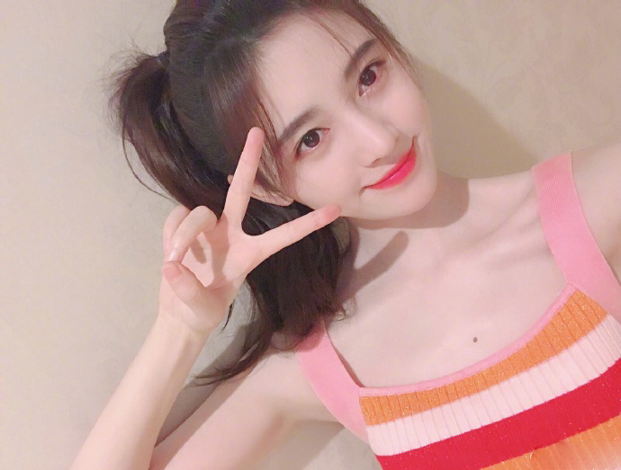 高清四川省遂宁美女鞠婧祎甜美自拍照图片图片