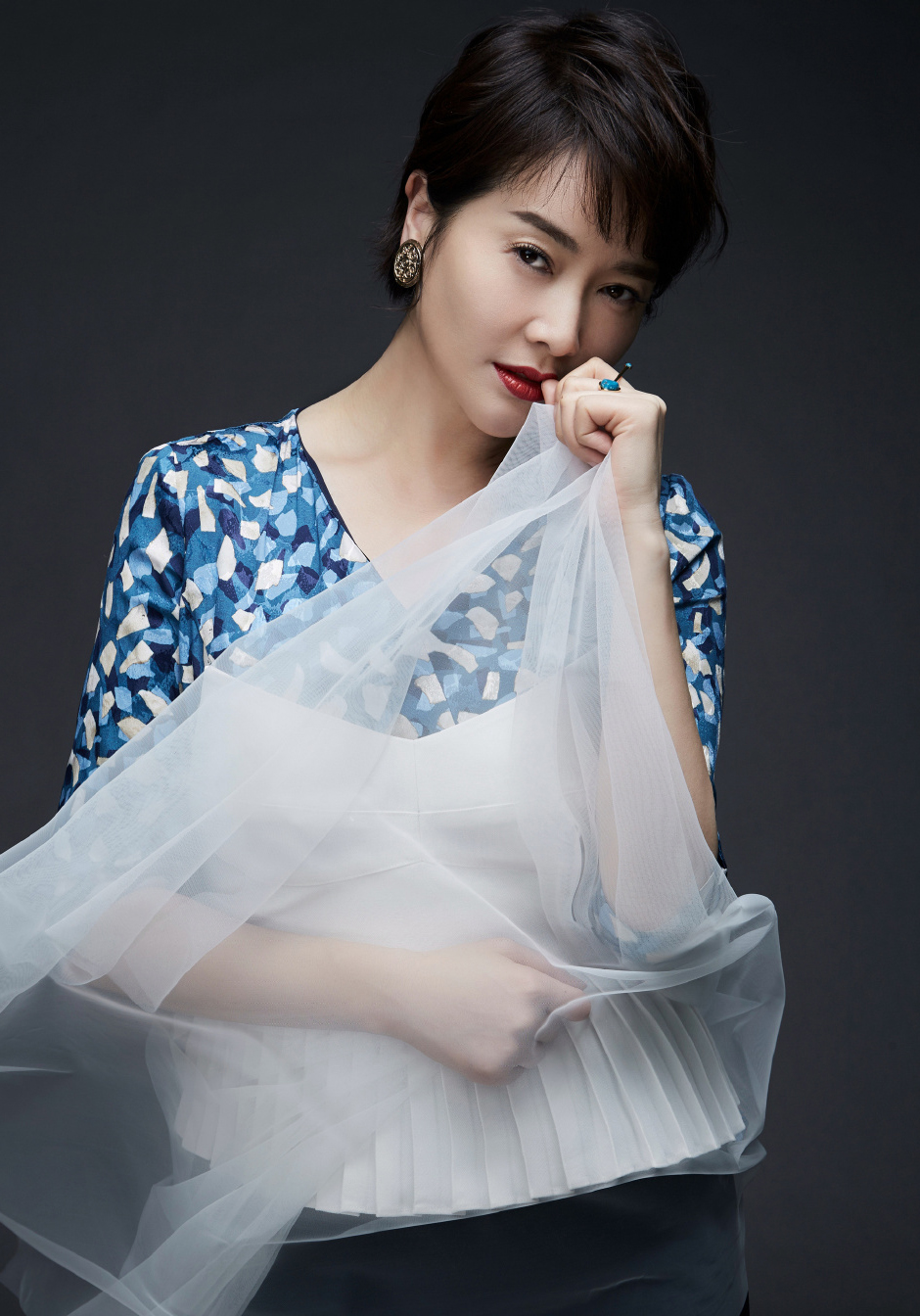 中国内地湖南省长沙女演员左小青性感摩登写真图片图片
