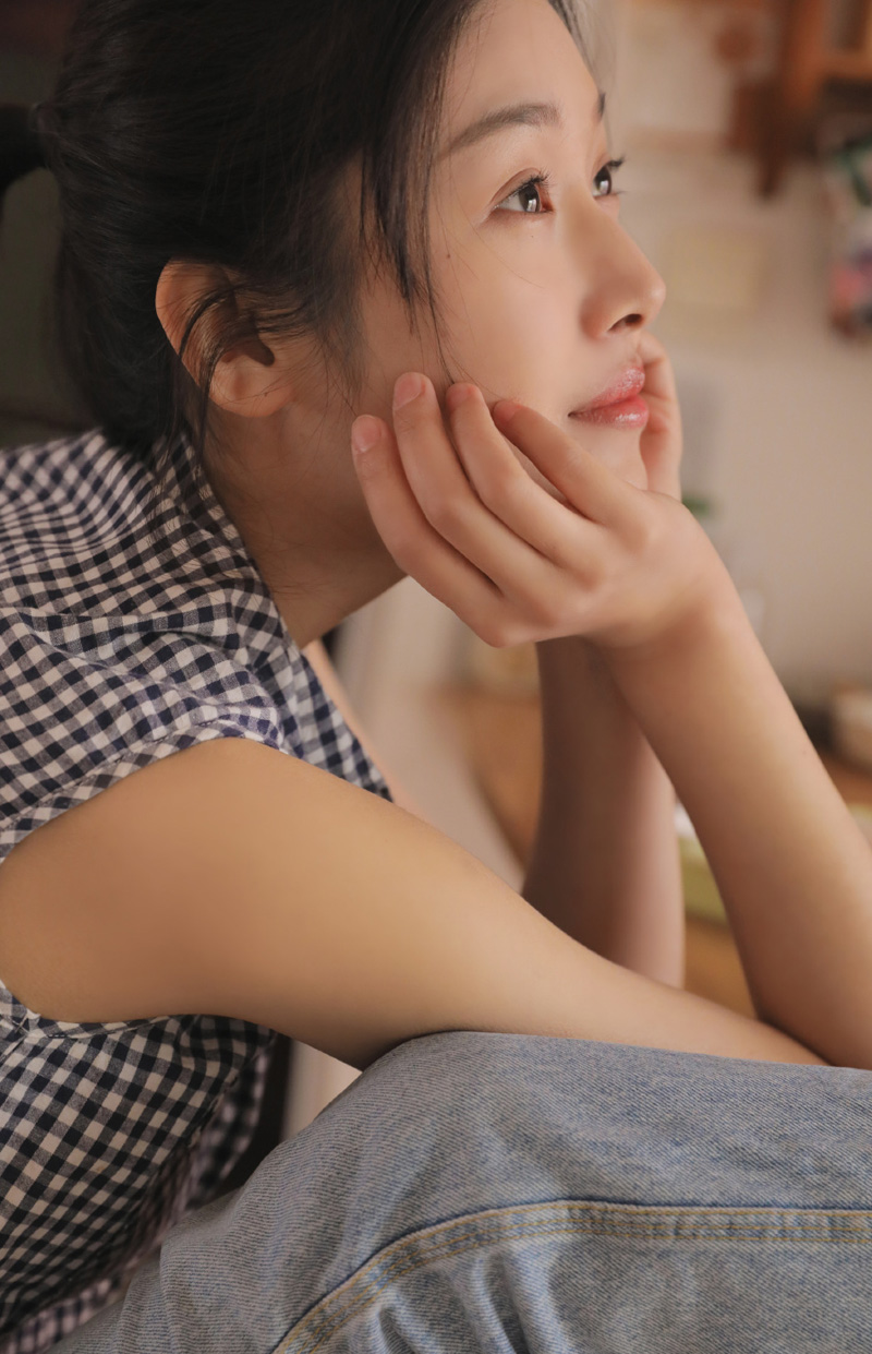 美女王双图片