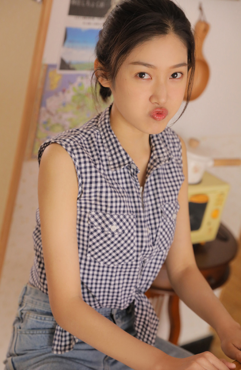 美女王双图片