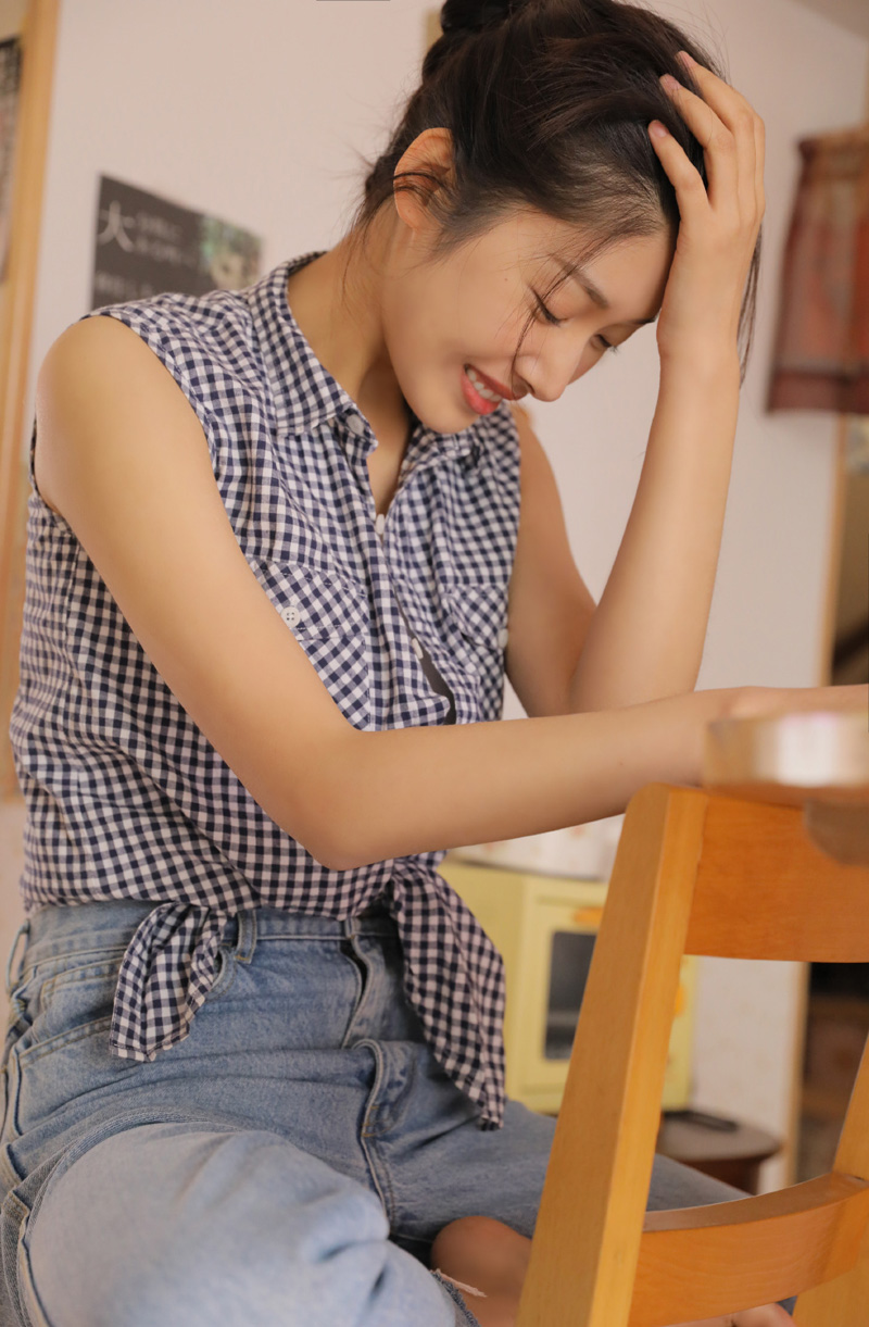 美女王双图片