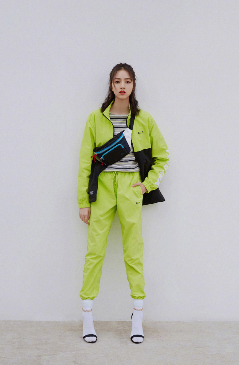 高清重庆美女张艺上青春活力时尚写真图片图片