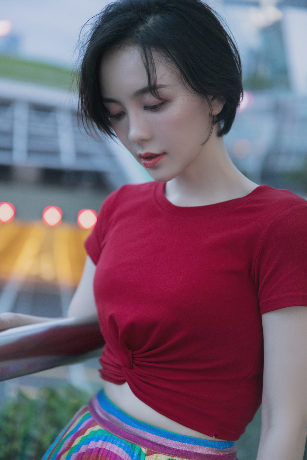 山东籍内地女演员吕佳容性感迷人写真桌面壁纸图片