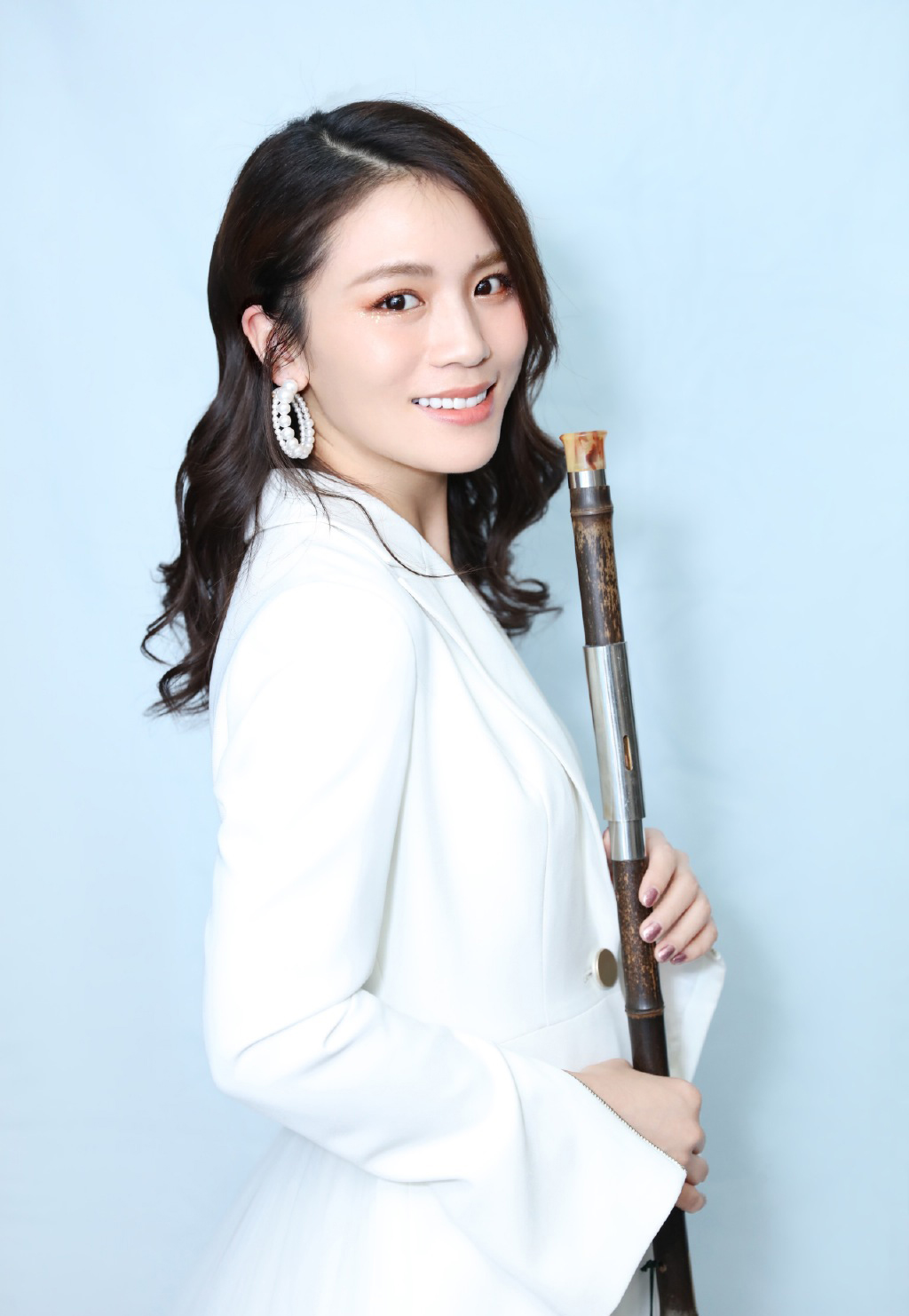 中国内地四川省达州市渠县人女歌手黄英性感灵动写真图片图片