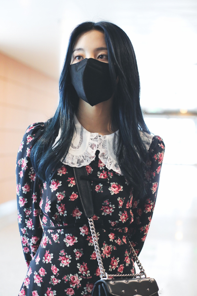 杨超越图片