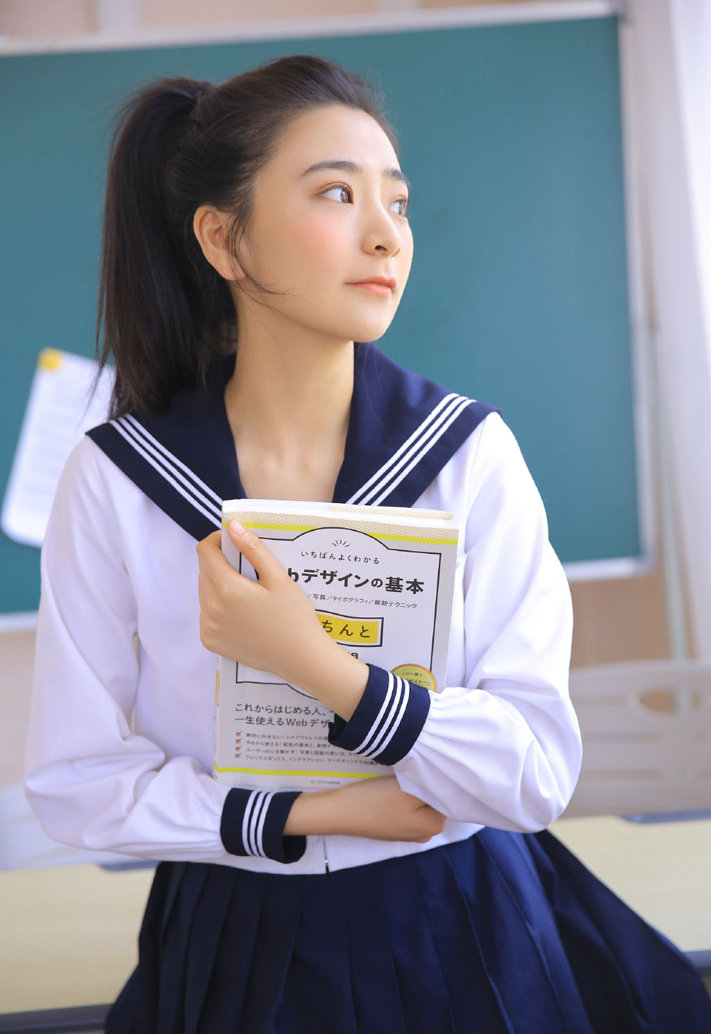 最漂亮萌妹教室美女美艳制服诱惑写真图片