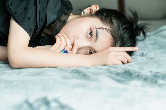 张子枫甜美粉嫩写真图片图片