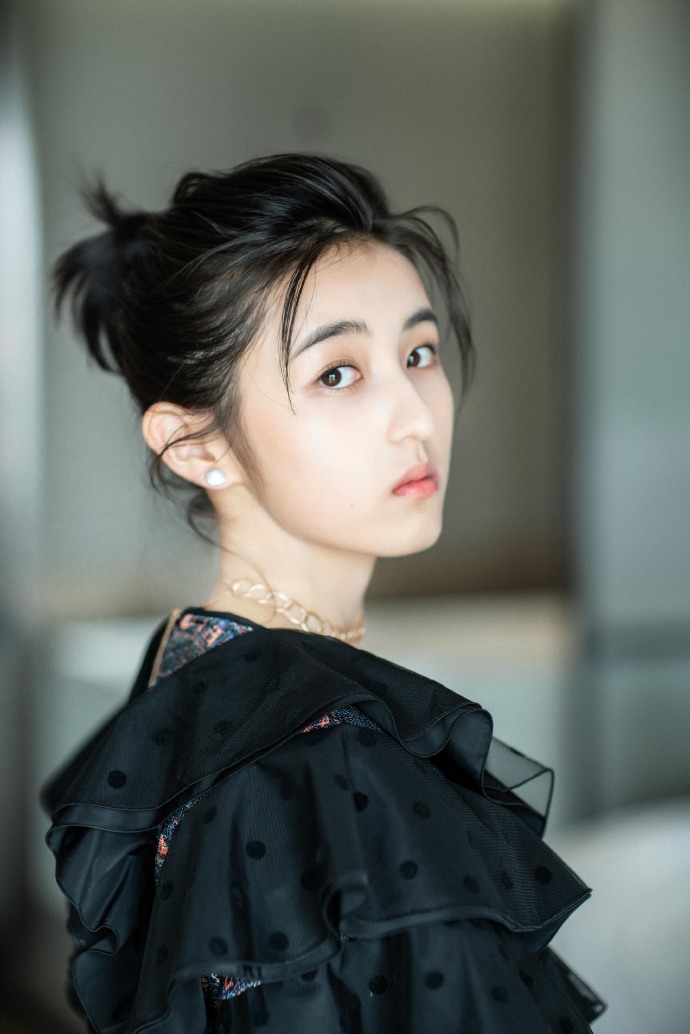 张子枫甜美粉嫩写真图片图片