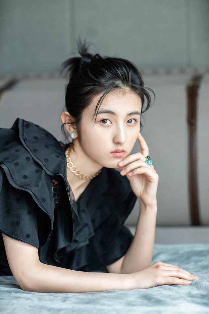 张子枫甜美粉嫩写真图片图片