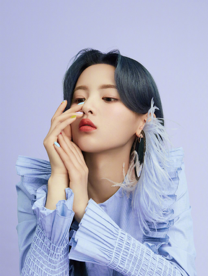 杨超越图片