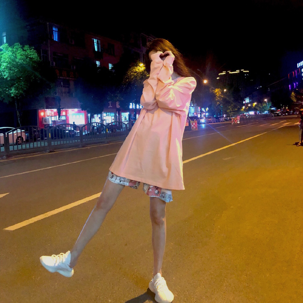 中国内地演员哈妮克孜背头造型时尚写真图片图片