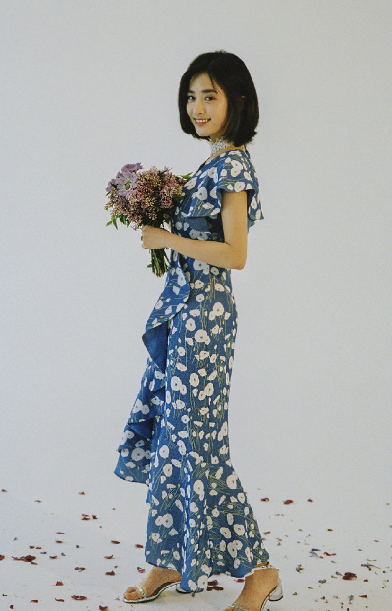 杨子姗清新淡雅活动写真图片图片