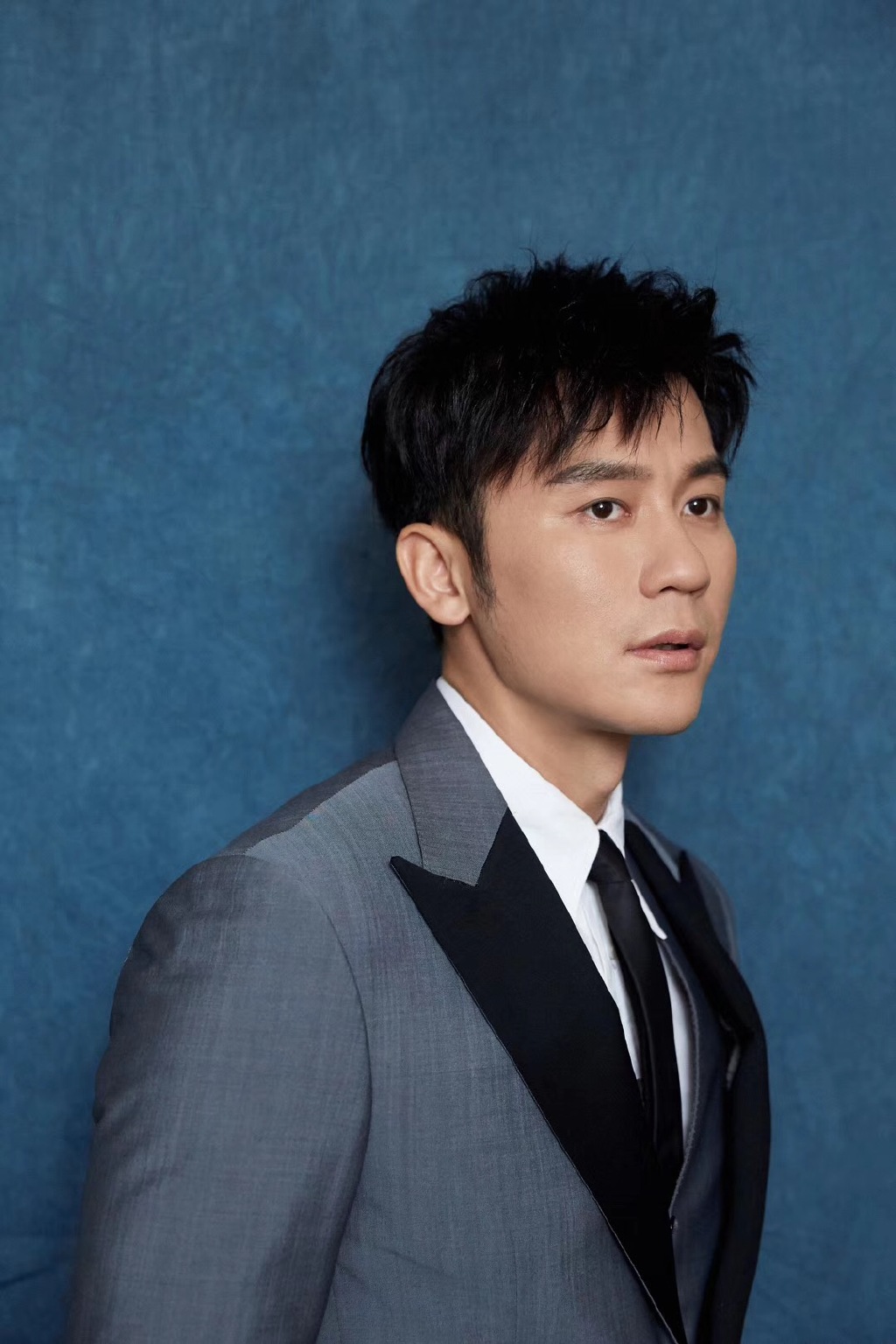 高清中国内地北京影视男演员李晨《视觉》周刊高清写真图片李晨最新高清写真图片显休闲商务范图片