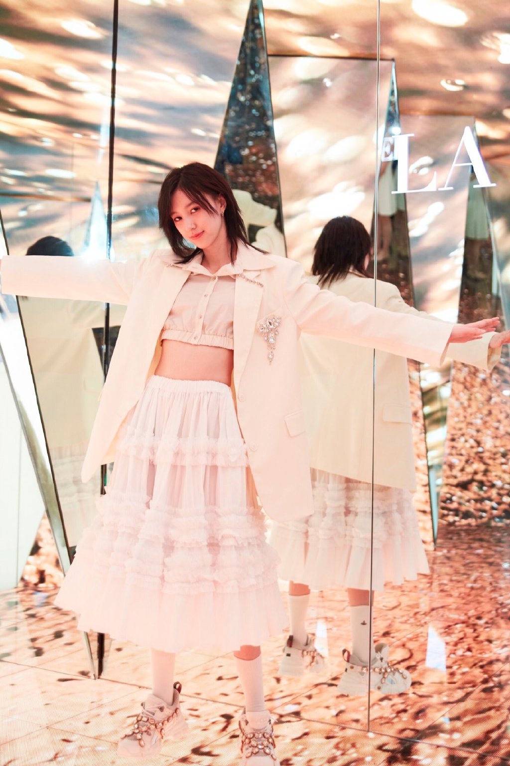 高清美女王悦伊活动照图片图片