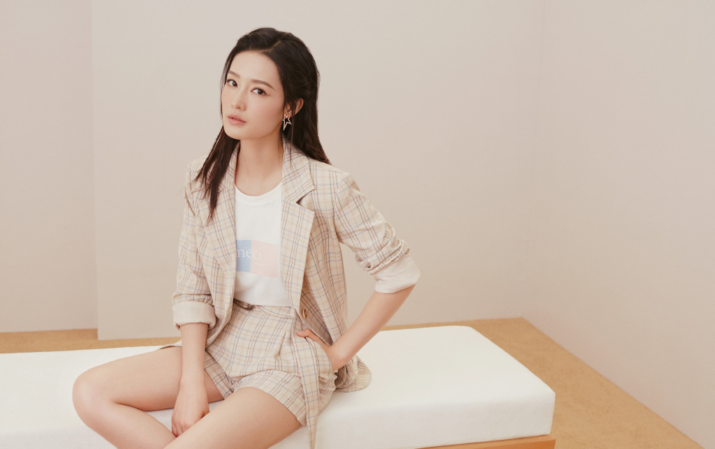 李沁图片