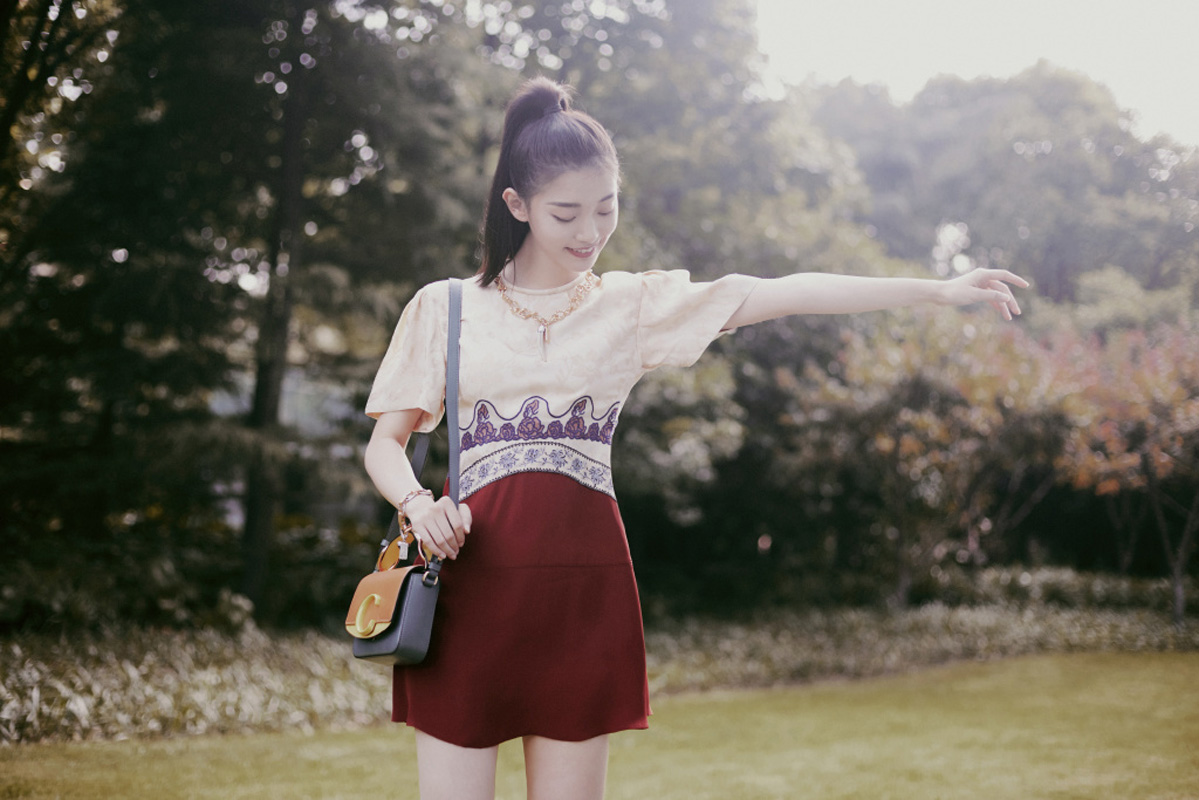 高清田依桐休闲率性时尚写真图片图片
