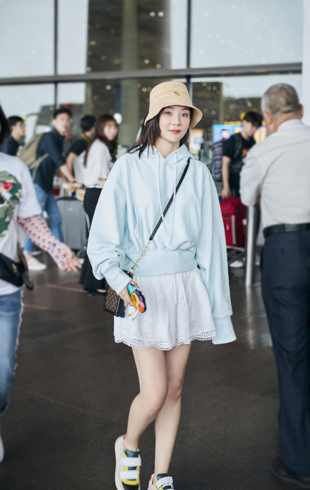 高清中国内地影视湖北省襄阳女演员袁姗姗薄纱蛋糕性感图片桌面壁纸图片 高清中国内地影视湖北省襄阳女演员袁姗姗薄纱蛋糕性感图片桌面壁纸图片