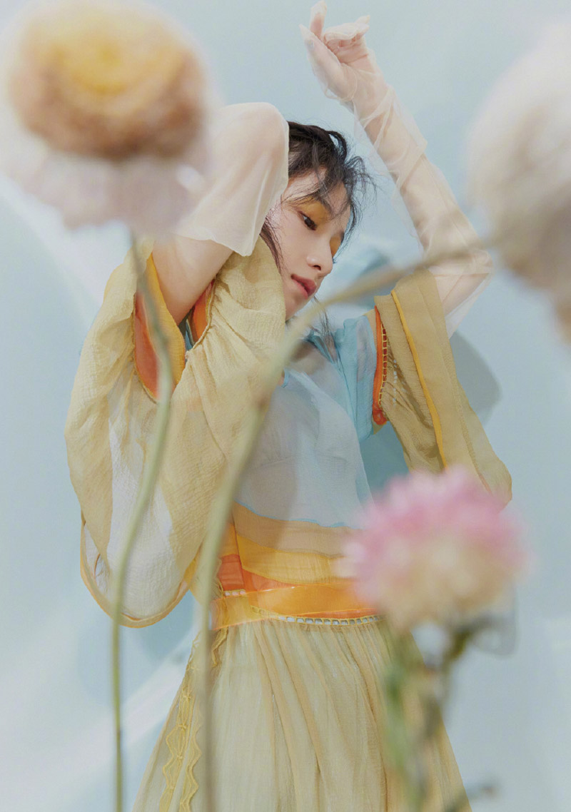高清中国内地女演员美女姜梓新生活照图片