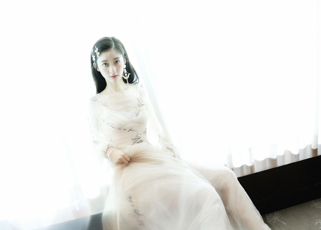 高清女星戚砚笛前卫摩登写真图片图片
