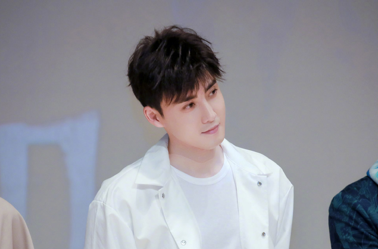 中国内地流行乐歌手影视男演员张睿休闲工装帅气写真图片图片