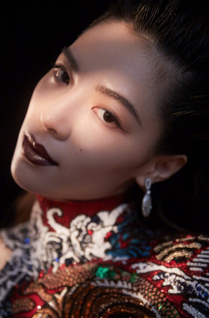 钟楚曦图片