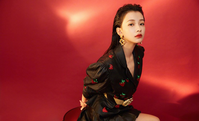 林省通化市集安女明星孙怡妩媚动人时尚写真大片图片