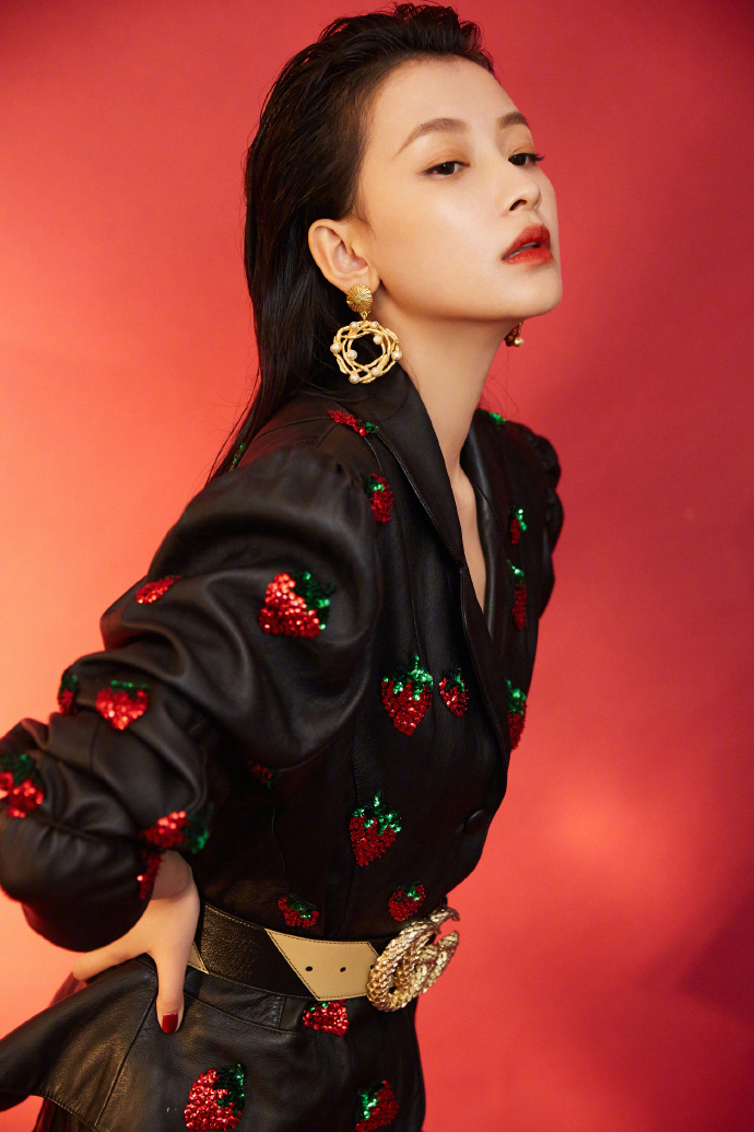 林省通化市集安女明星孙怡妩媚动人时尚写真大片图片