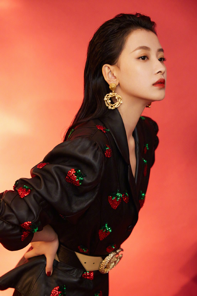 林省通化市集安女明星孙怡妩媚动人时尚写真大片图片