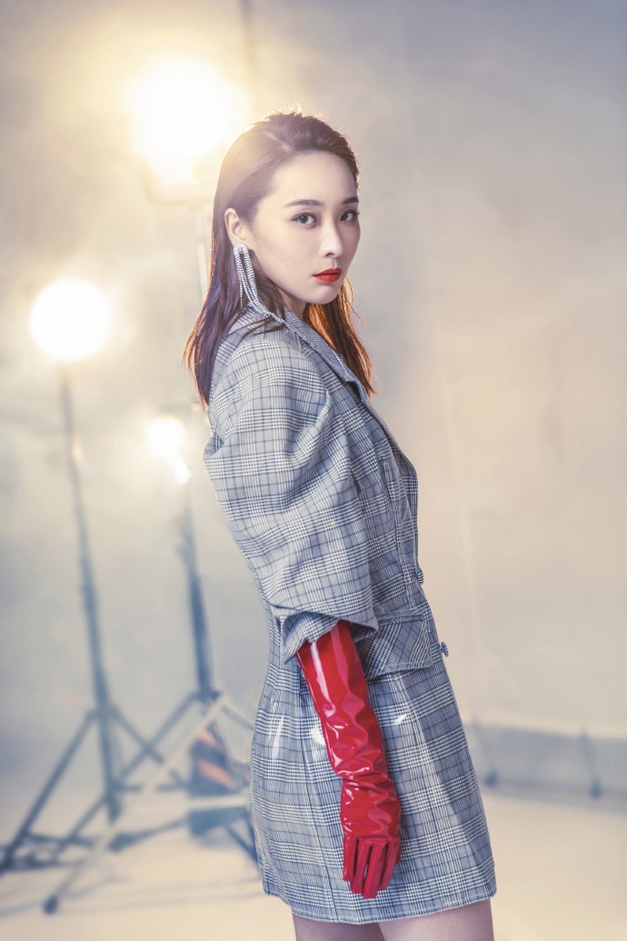 李曼光影靓丽个性写真图片图片