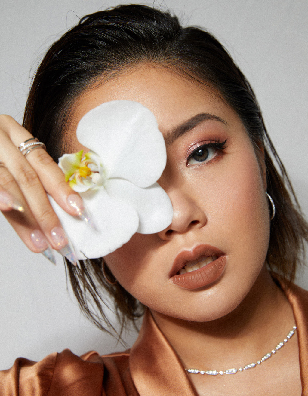 高清上海美女王菊亮红皮衣撩人写真图片图片