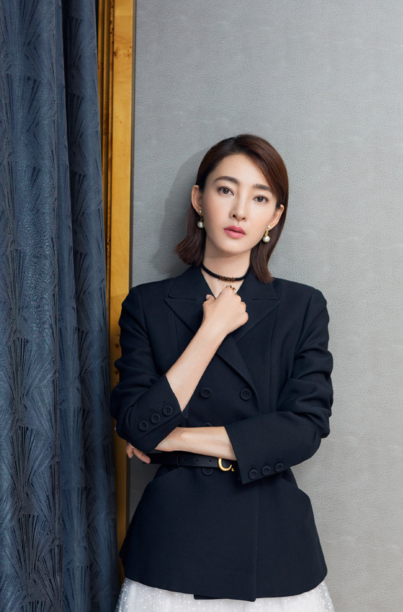 王丽坤性感干练活动写真图片图片