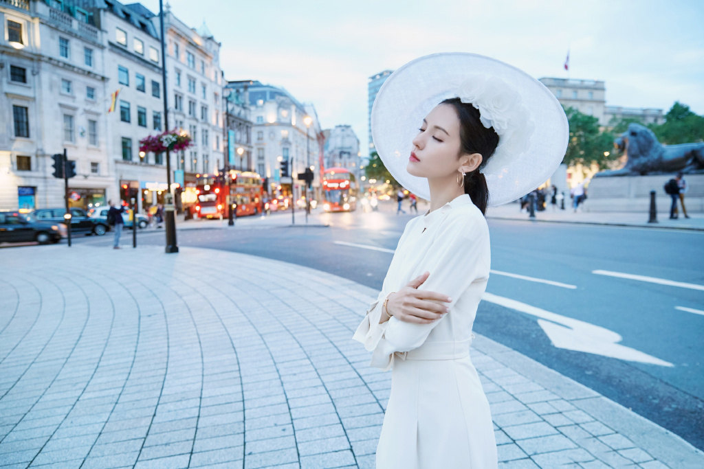 高清中国台湾影视男演员李程彬帅气英伦风写真图片图片