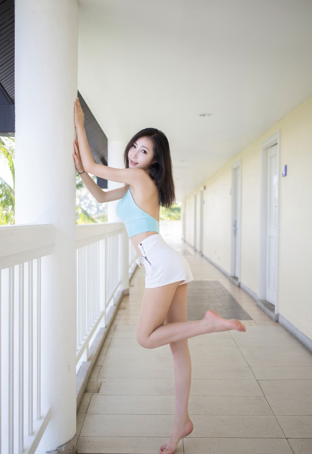 唐艺昕性感露脐装写真图片图片