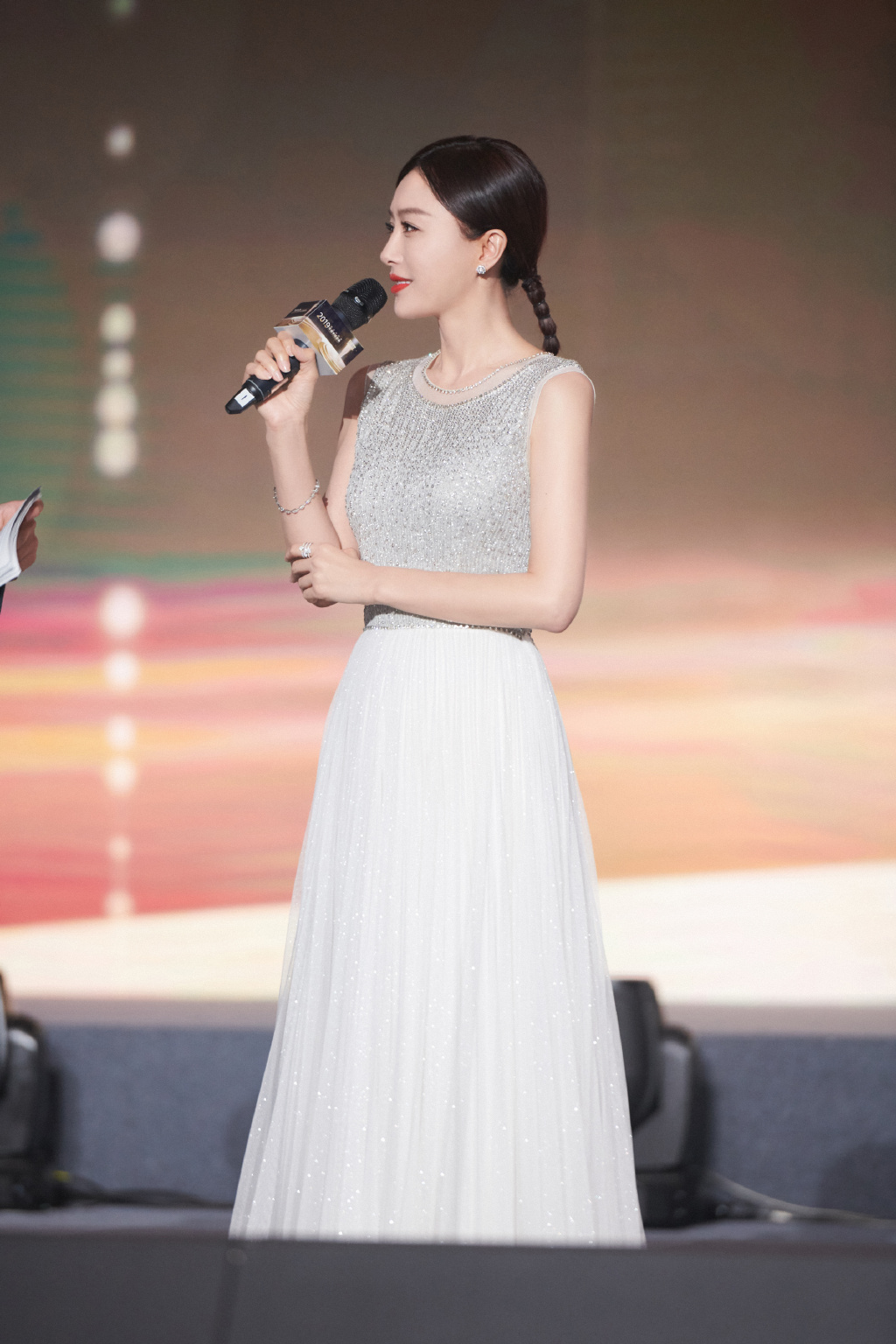 高清中国内地辽宁省沈阳女演员秦岚钻石蓝睫毛魅力性感写真图片