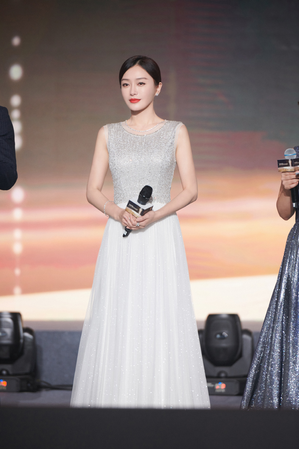 高清中国内地辽宁省沈阳女演员秦岚优雅自信性感写真图片