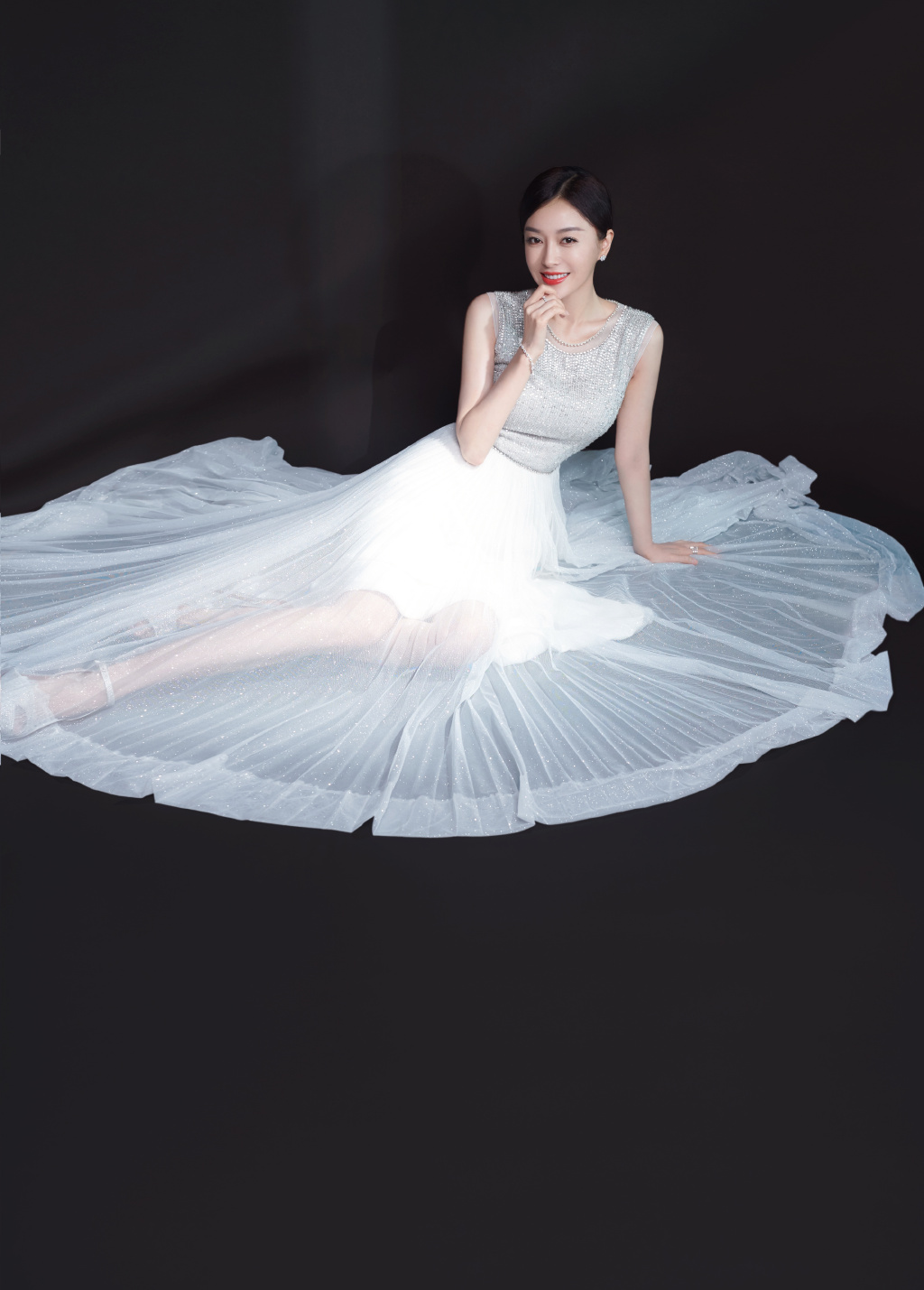 高清中国内地辽宁省沈阳女演员秦岚钻石蓝睫毛魅力性感写真图片