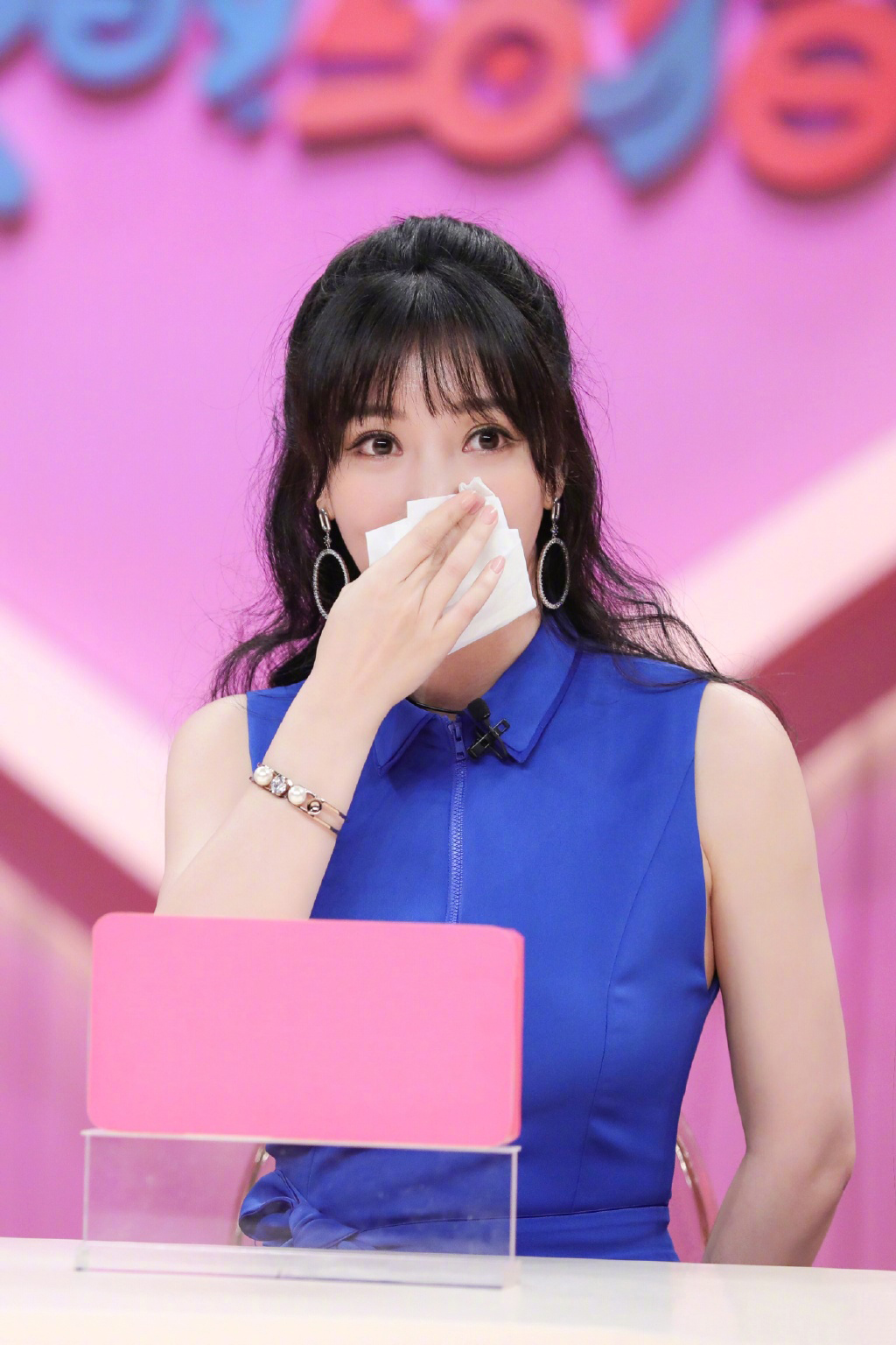 中国内地湖南衡阳女演员柳岩写真电脑桌面壁纸之网络美女图片