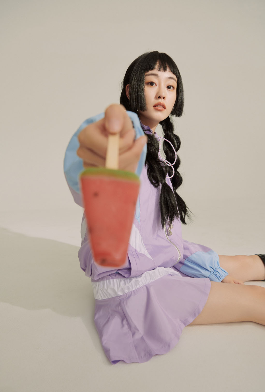 中国内地黑龙江齐齐哈尔女演员祝绪丹甜美元气写真桌面壁纸图片
