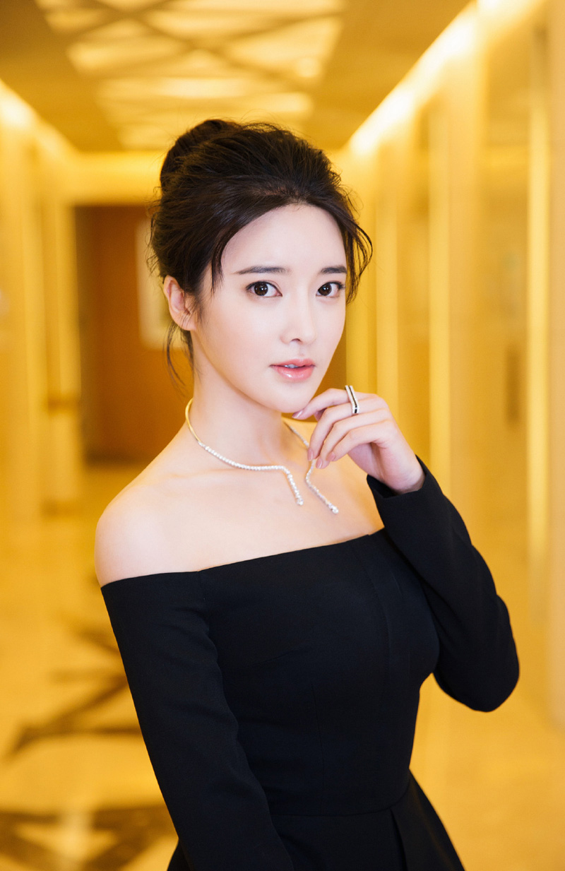 张璇图片