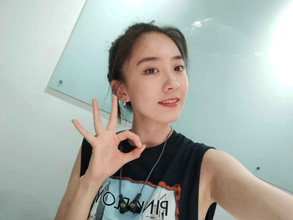 朱颜曼滋图片