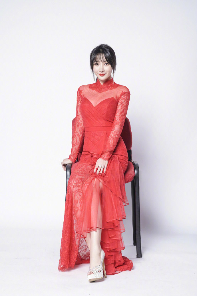 中国内地湖南衡阳女演员柳岩写真电脑桌面壁纸之网络美女图片